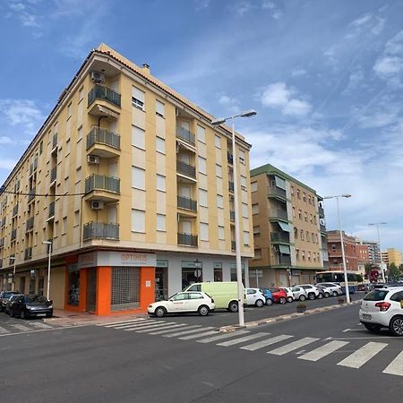 Alquilo Hermoso Apartamento En La Paradisiaca Oropesa Del Mar, 2Habitaciones, 1 Bano, Cocina, Salon, Aire Acondicionado Y Balcon A 400 Metros De La Playa Morro De Gos, Muy Cerca De Supermercados, Comercios Y Bares Luaran gambar