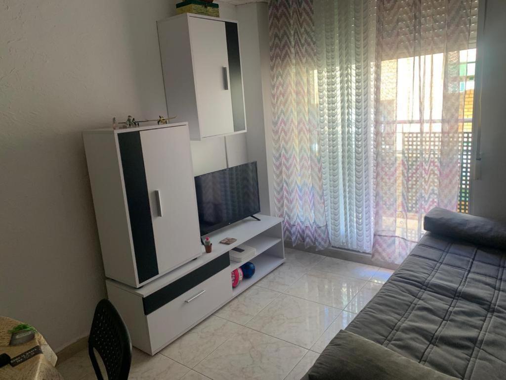 Alquilo Hermoso Apartamento En La Paradisiaca Oropesa Del Mar, 2Habitaciones, 1 Bano, Cocina, Salon, Aire Acondicionado Y Balcon A 400 Metros De La Playa Morro De Gos, Muy Cerca De Supermercados, Comercios Y Bares Luaran gambar