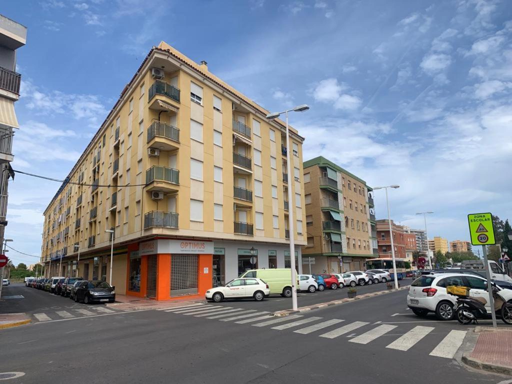 Alquilo Hermoso Apartamento En La Paradisiaca Oropesa Del Mar, 2Habitaciones, 1 Bano, Cocina, Salon, Aire Acondicionado Y Balcon A 400 Metros De La Playa Morro De Gos, Muy Cerca De Supermercados, Comercios Y Bares Luaran gambar