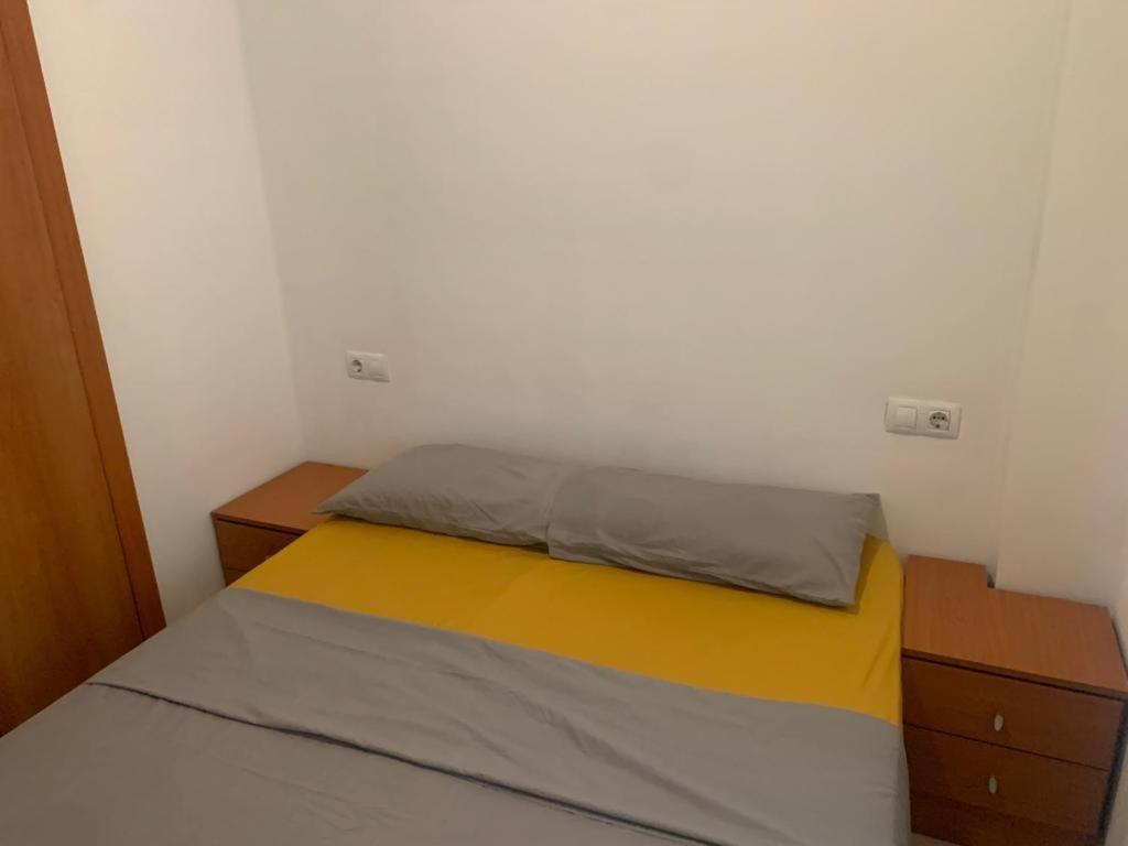Alquilo Hermoso Apartamento En La Paradisiaca Oropesa Del Mar, 2Habitaciones, 1 Bano, Cocina, Salon, Aire Acondicionado Y Balcon A 400 Metros De La Playa Morro De Gos, Muy Cerca De Supermercados, Comercios Y Bares Luaran gambar