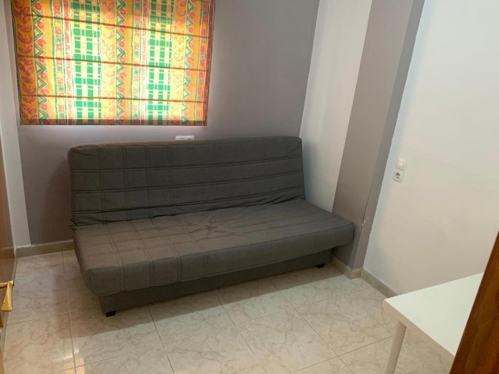 Alquilo Hermoso Apartamento En La Paradisiaca Oropesa Del Mar, 2Habitaciones, 1 Bano, Cocina, Salon, Aire Acondicionado Y Balcon A 400 Metros De La Playa Morro De Gos, Muy Cerca De Supermercados, Comercios Y Bares Luaran gambar