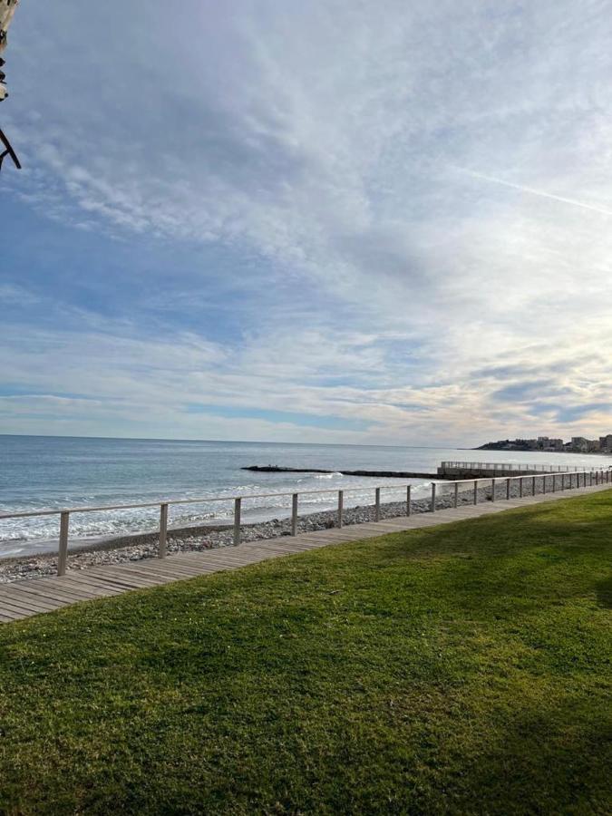 Alquilo Hermoso Apartamento En La Paradisiaca Oropesa Del Mar, 2Habitaciones, 1 Bano, Cocina, Salon, Aire Acondicionado Y Balcon A 400 Metros De La Playa Morro De Gos, Muy Cerca De Supermercados, Comercios Y Bares Luaran gambar